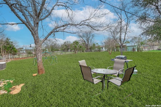 914 6th, Blanco, TX 78606