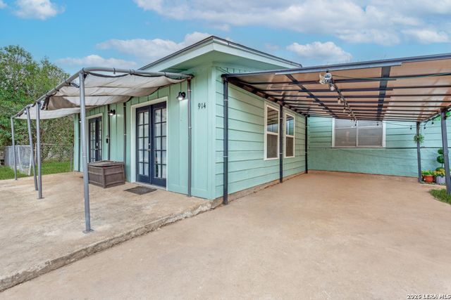 914 6th, Blanco, TX 78606