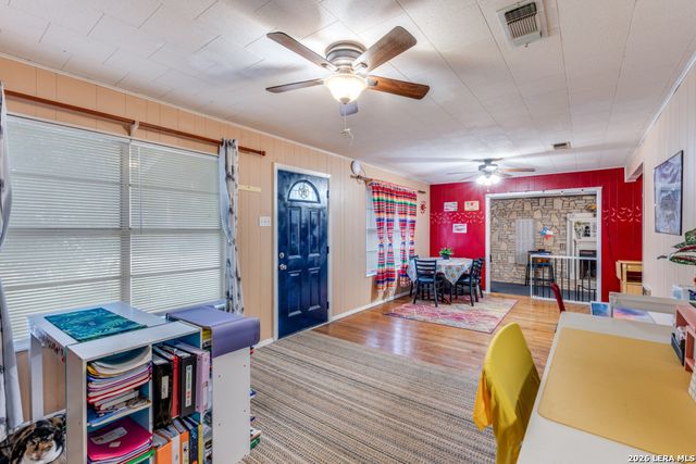 914 6th, Blanco, TX 78606