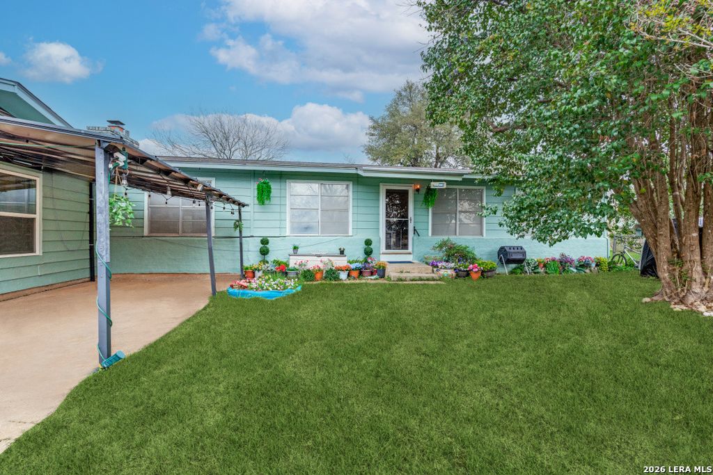 914 6th, Blanco, TX 78606