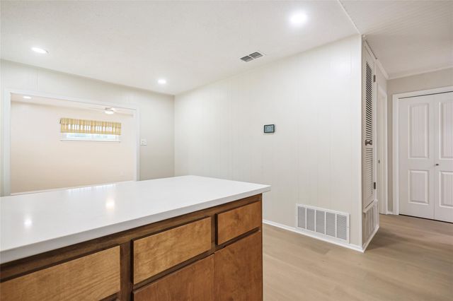 3112 Crosscreek DR, Austin, TX 78757