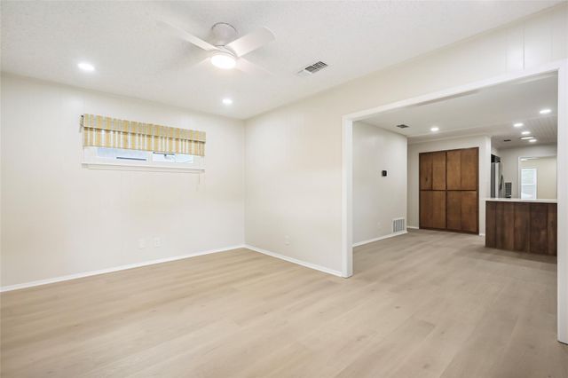 3112 Crosscreek DR, Austin, TX 78757