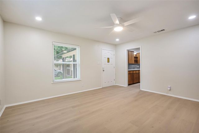 3112 Crosscreek DR, Austin, TX 78757