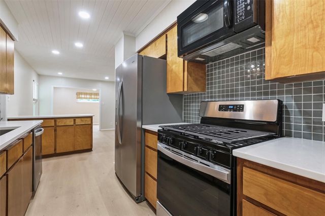 3112 Crosscreek DR, Austin, TX 78757