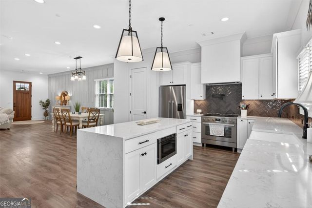 340 Sugarview Road, Sugar Hill, GA 30518