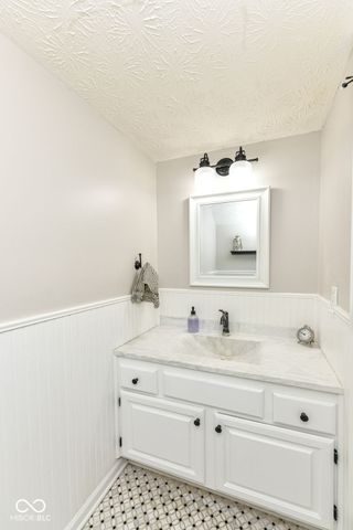 8570 Laurel Court, Fishers, IN 46038