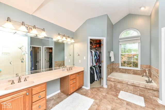 8570 Laurel Court, Fishers, IN 46038