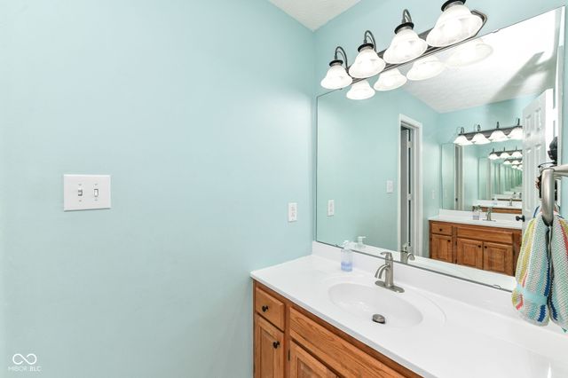 8570 Laurel Court, Fishers, IN 46038