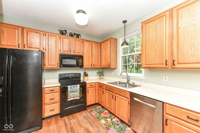 8570 Laurel Court, Fishers, IN 46038