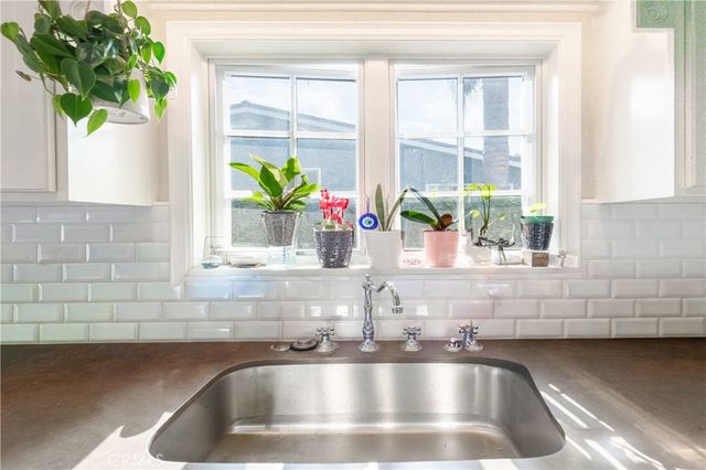 4182 Greenbush, Sherman Oaks, CA 91423