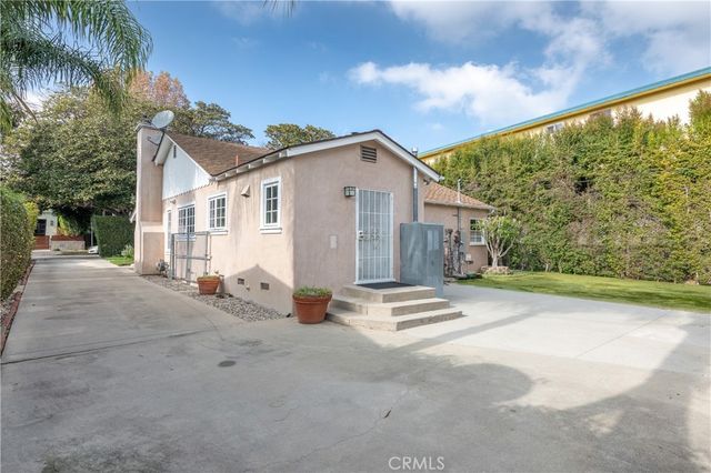 4182 Greenbush, Sherman Oaks, CA 91423