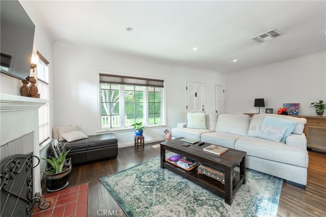 4182 Greenbush, Sherman Oaks, CA 91423