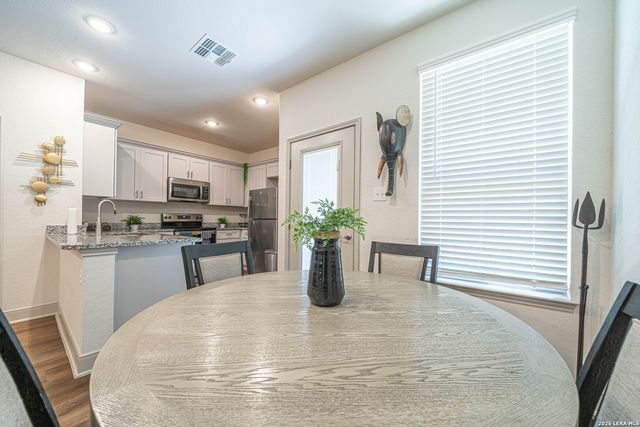 7616 MAGNOLIA VLG, San Antonio, TX 78252