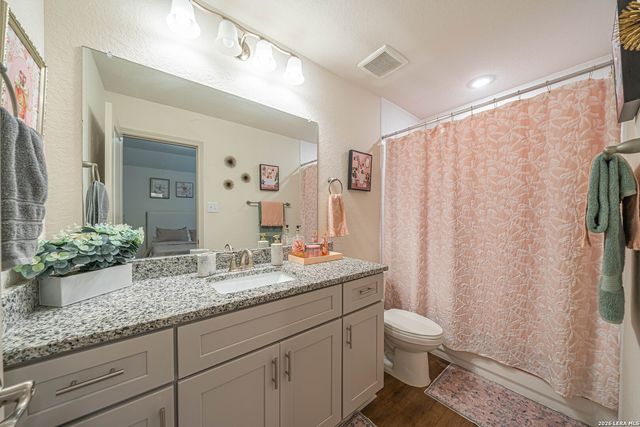 7616 MAGNOLIA VLG, San Antonio, TX 78252