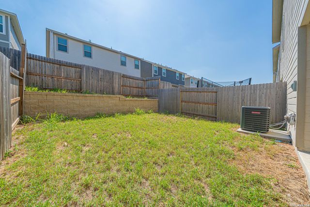 7616 MAGNOLIA VLG, San Antonio, TX 78252