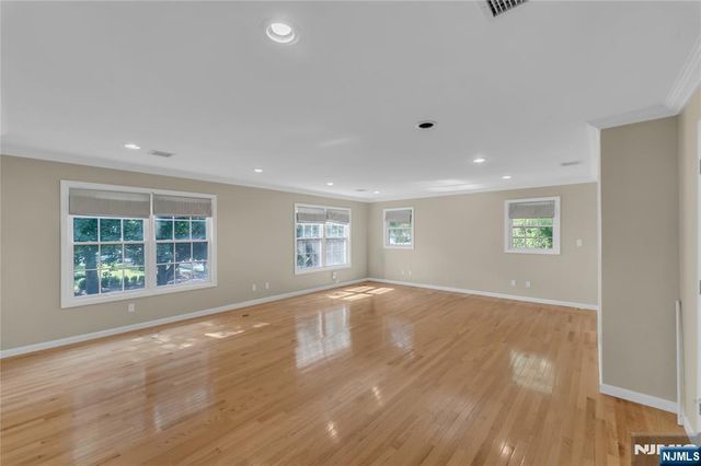 40 Rickland Road, Old Tappan, NJ 07675