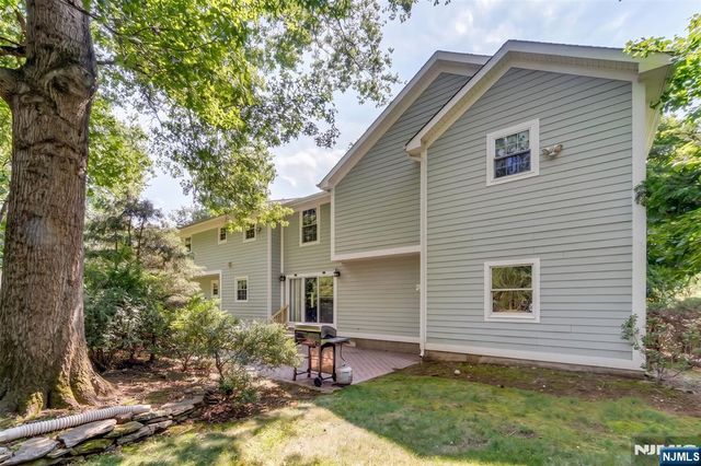 40 Rickland Road, Old Tappan, NJ 07675