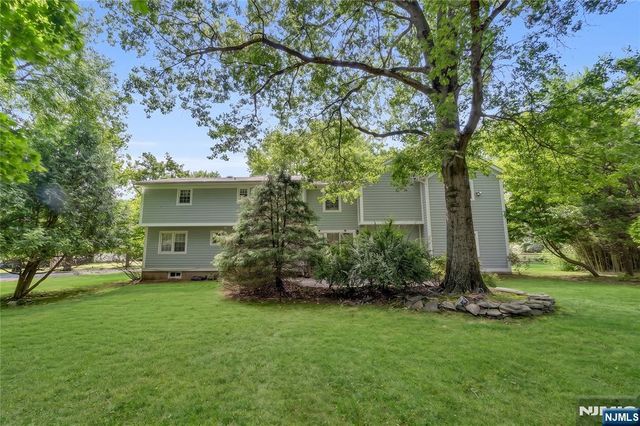 40 Rickland Road, Old Tappan, NJ 07675