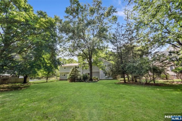 40 Rickland Road, Old Tappan, NJ 07675