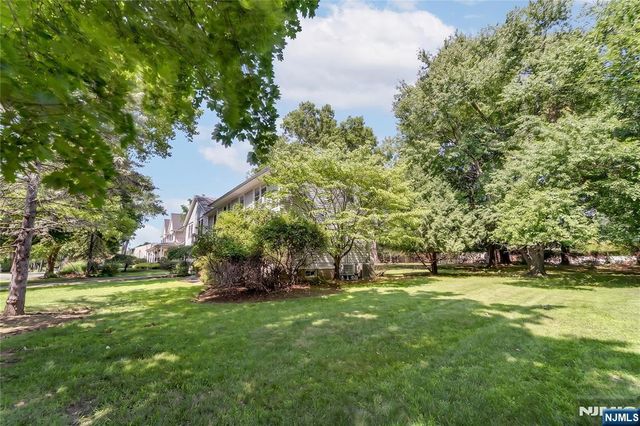 40 Rickland Road, Old Tappan, NJ 07675
