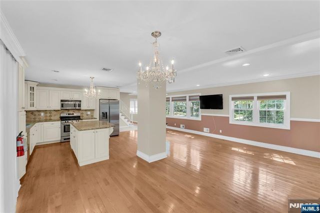 40 Rickland Road, Old Tappan, NJ 07675