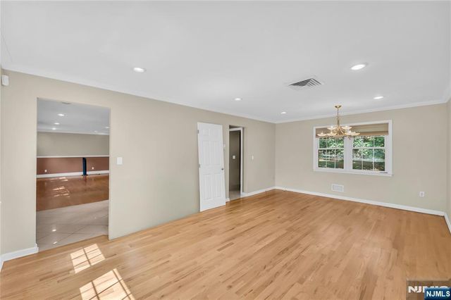 40 Rickland Road, Old Tappan, NJ 07675
