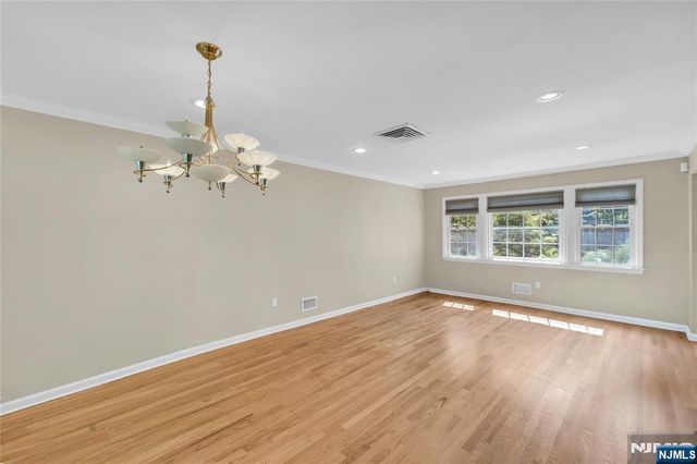 40 Rickland Road, Old Tappan, NJ 07675