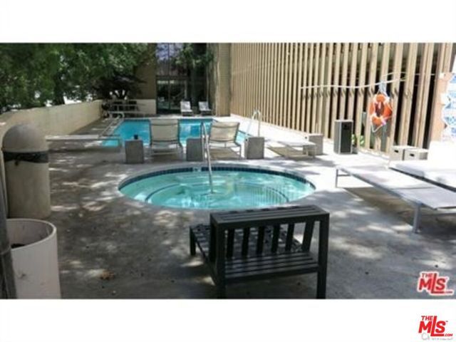 3949 Los Feliz Boulevard 206, Los Angeles, CA 90027