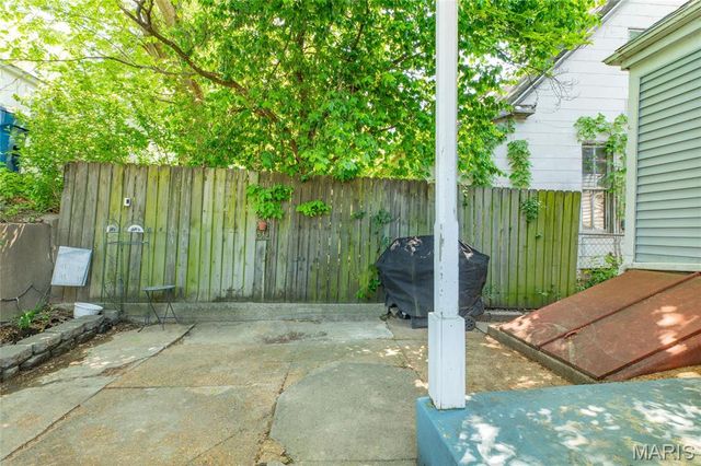 200 E 7th Street, Alton, IL 62002