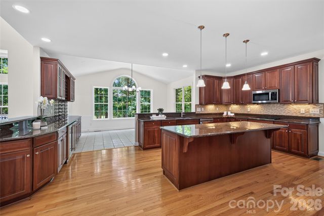 1910 Sycamore Berry Court, Mint Hill, NC 28227