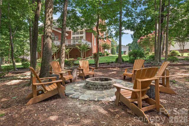 1910 Sycamore Berry Court, Mint Hill, NC 28227