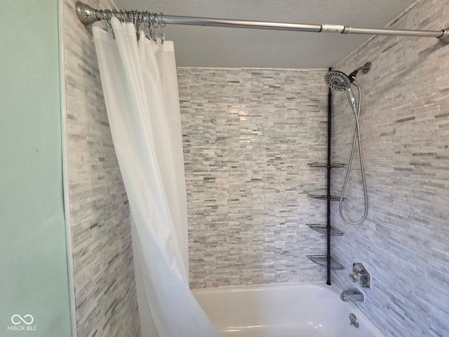 615 W Oak Street, Seymour, IN 47274