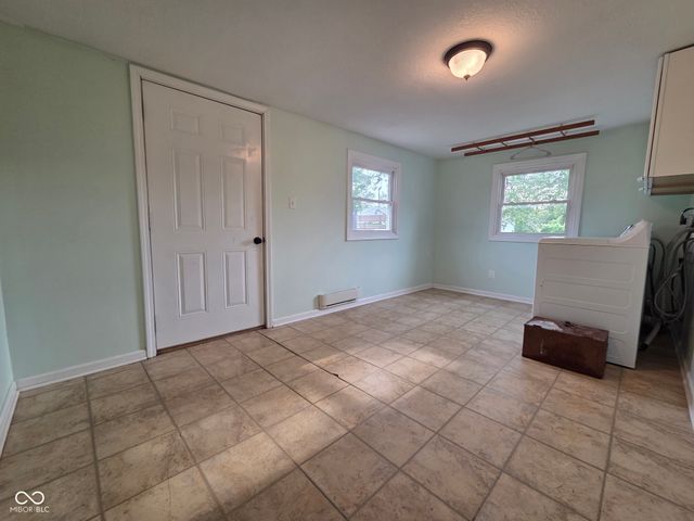 615 W Oak Street, Seymour, IN 47274