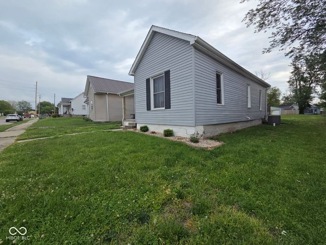 615 W Oak Street, Seymour, IN 47274