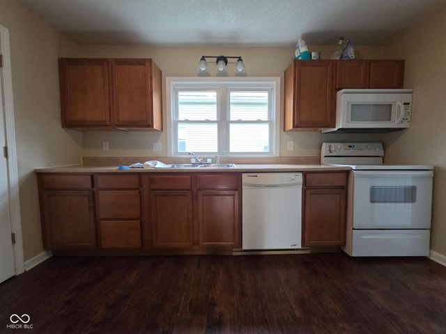 615 W Oak Street, Seymour, IN 47274