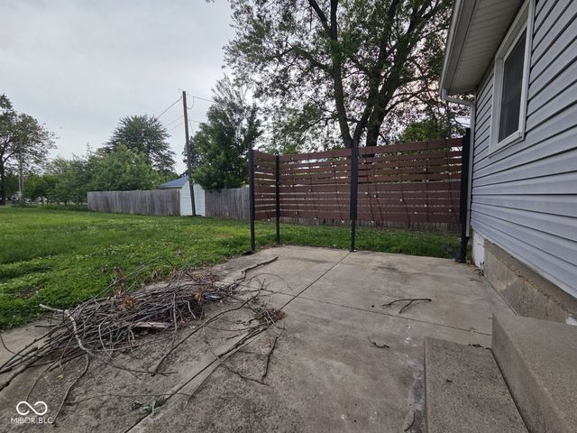 615 W Oak Street, Seymour, IN 47274