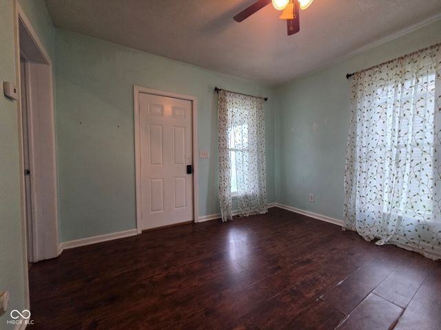 615 W Oak Street, Seymour, IN 47274