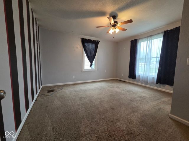 615 W Oak Street, Seymour, IN 47274