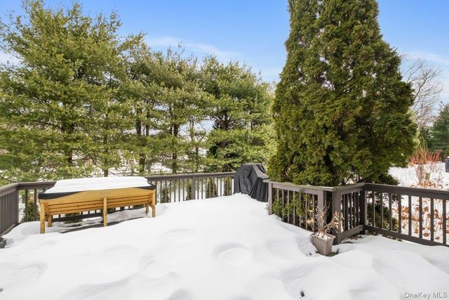 39 Alex Drive, White Plains, NY 10605