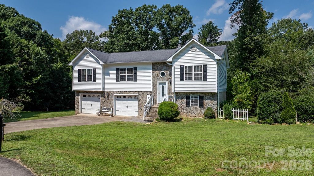 4400 Willowood Drive, Morganton, NC 28655