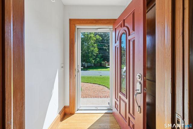 10 Lawncrest Road, Danbury, CT 06810