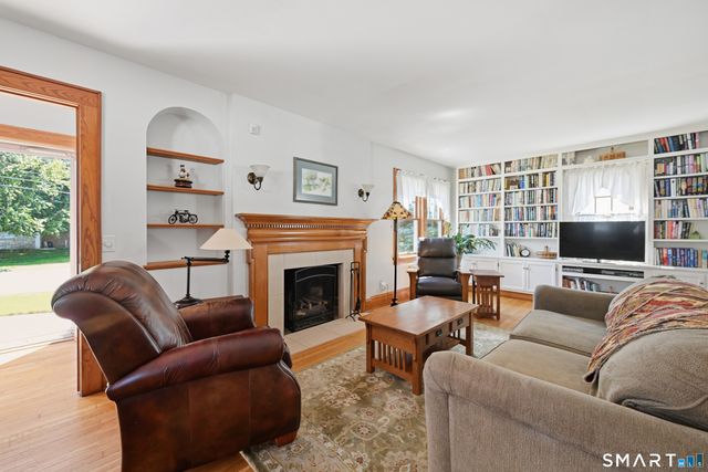 10 Lawncrest Road, Danbury, CT 06810