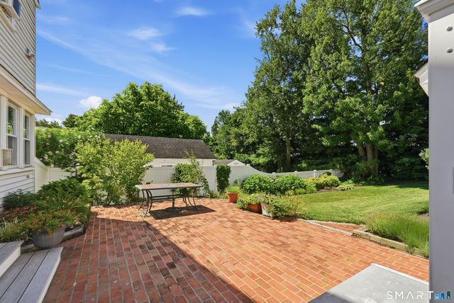 10 Lawncrest Road, Danbury, CT 06810