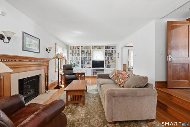 10 Lawncrest Road, Danbury, CT 06810