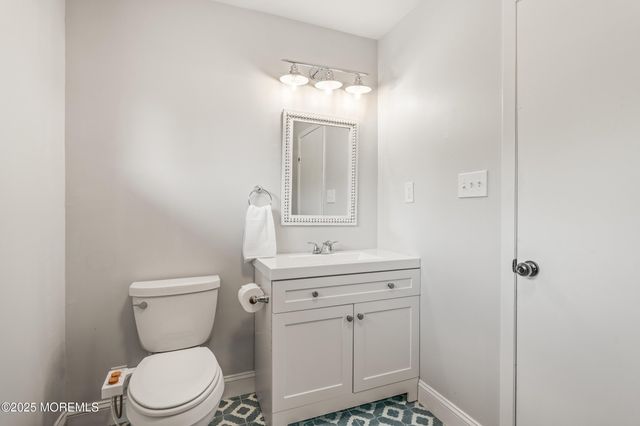 50 Lenape Trail, Tinton Falls, NJ 07724