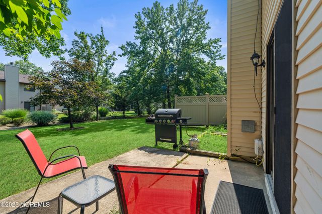 50 Lenape Trail, Tinton Falls, NJ 07724