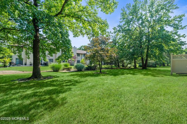 50 Lenape Trail, Tinton Falls, NJ 07724