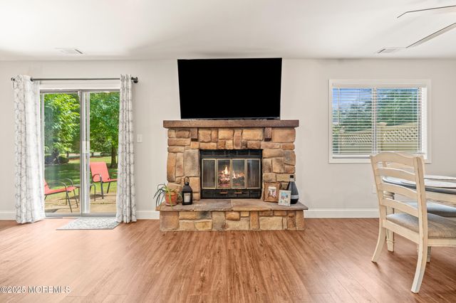 50 Lenape Trail, Tinton Falls, NJ 07724