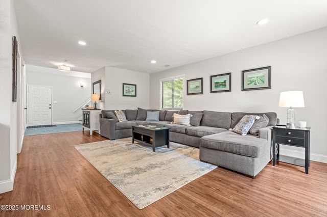 50 Lenape Trail, Tinton Falls, NJ 07724
