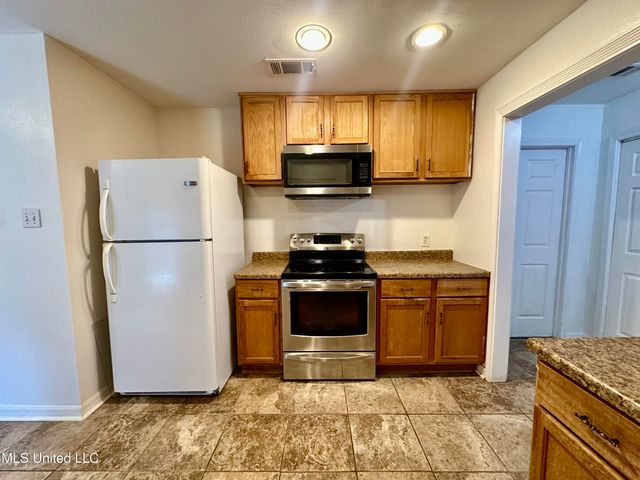 1009 Herlihy Street, Waveland, MS 39576